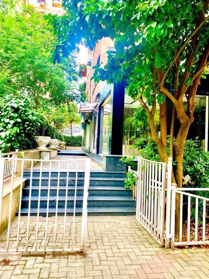 Blloku Apartment Tiranë Luaran gambar